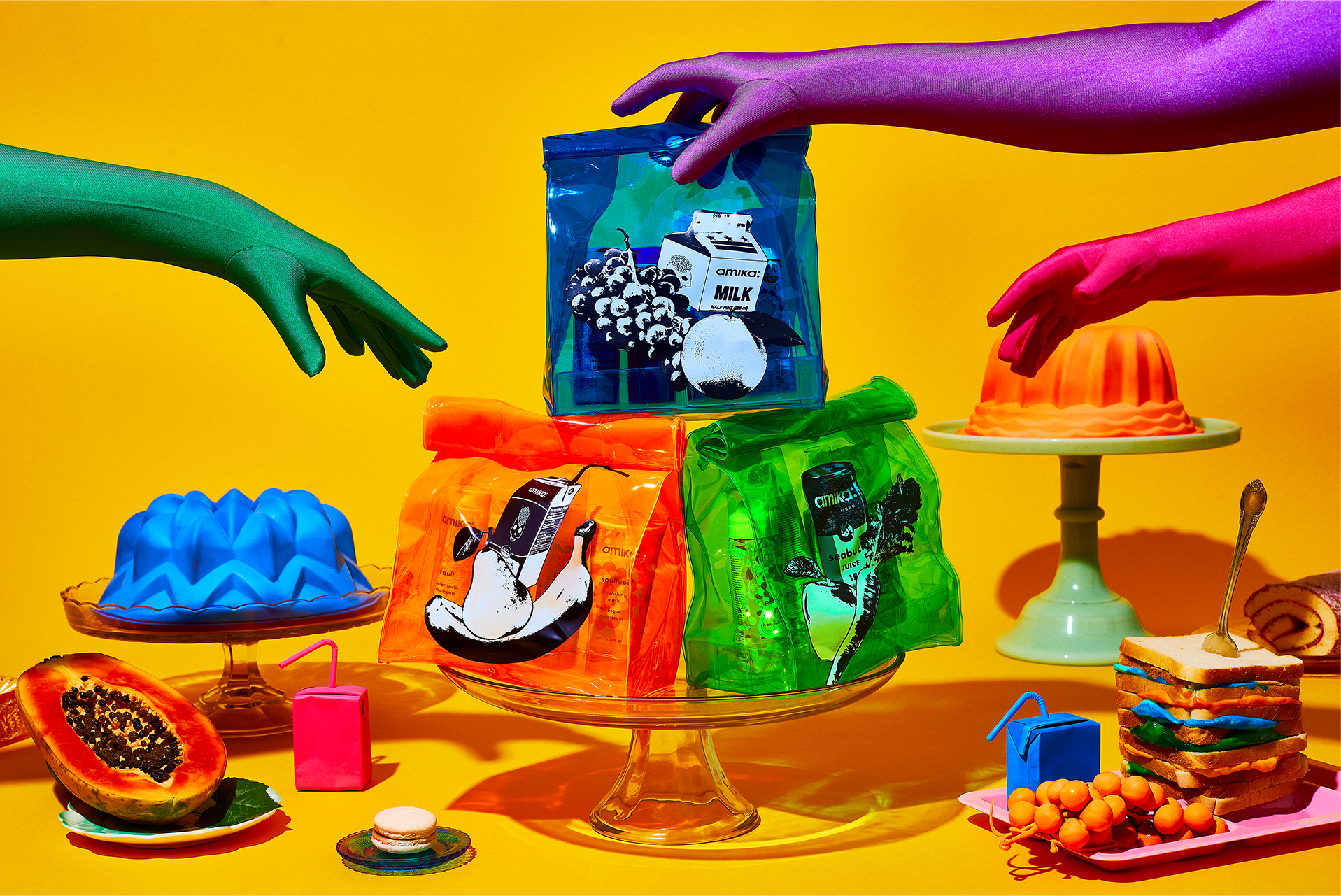 amika_20191030_lunch-bags-collection_with-hands_still-life_popp0144-1_RT